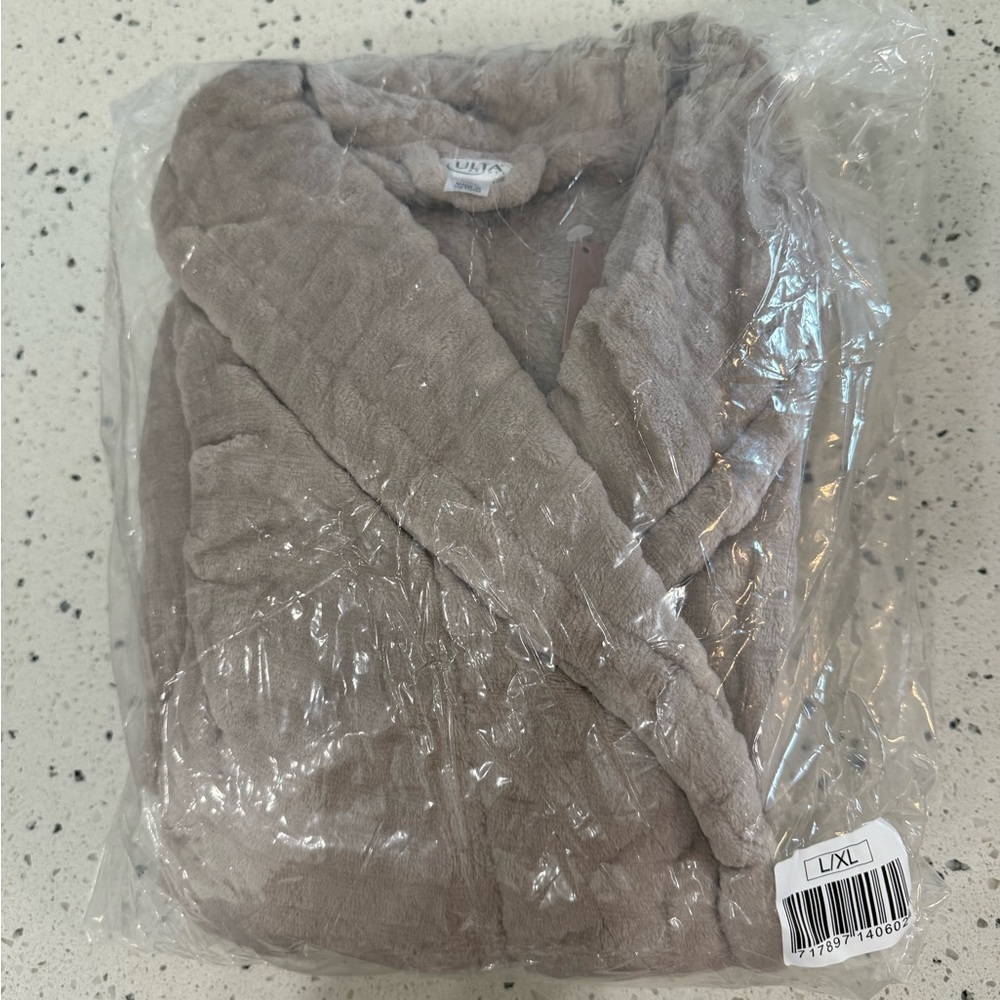 New Women’s Ulta Beauty Plush Robe - Taupe Sz L-XL